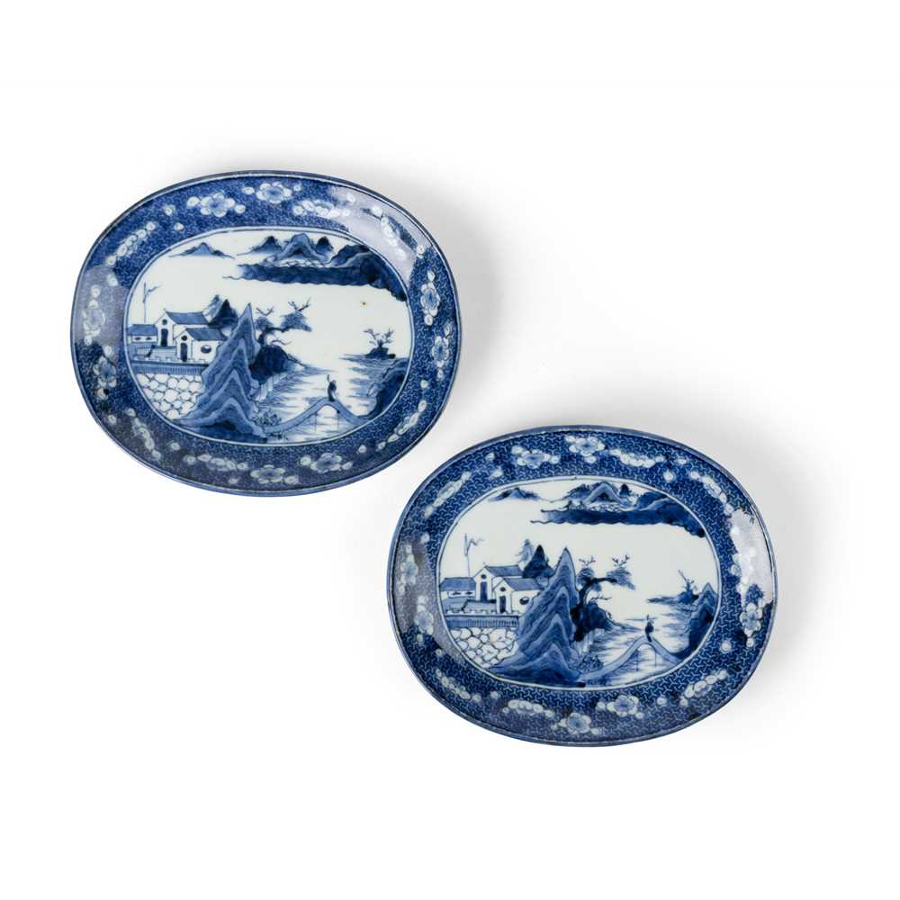 TWO BLUE AND WHITE OVAL PLATES
QING