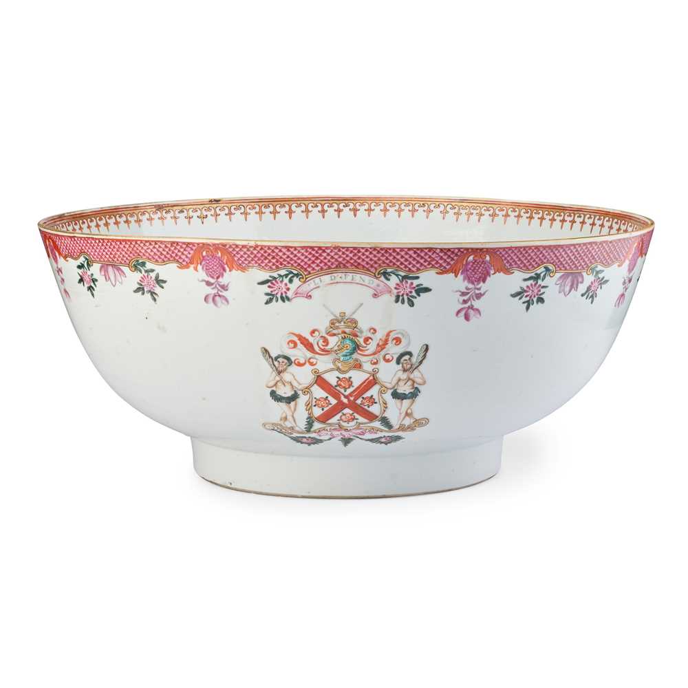 LARGE FAMILLE ROSE ARMORIAL PUNCH BOWL
QING