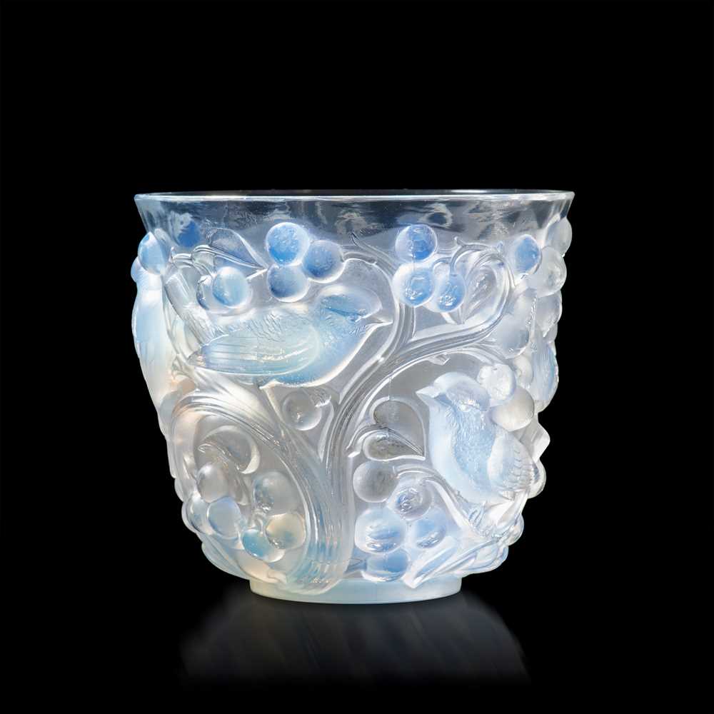 ‡ RENé LALIQUE (FRENCH 1860-1945)
AVALLON