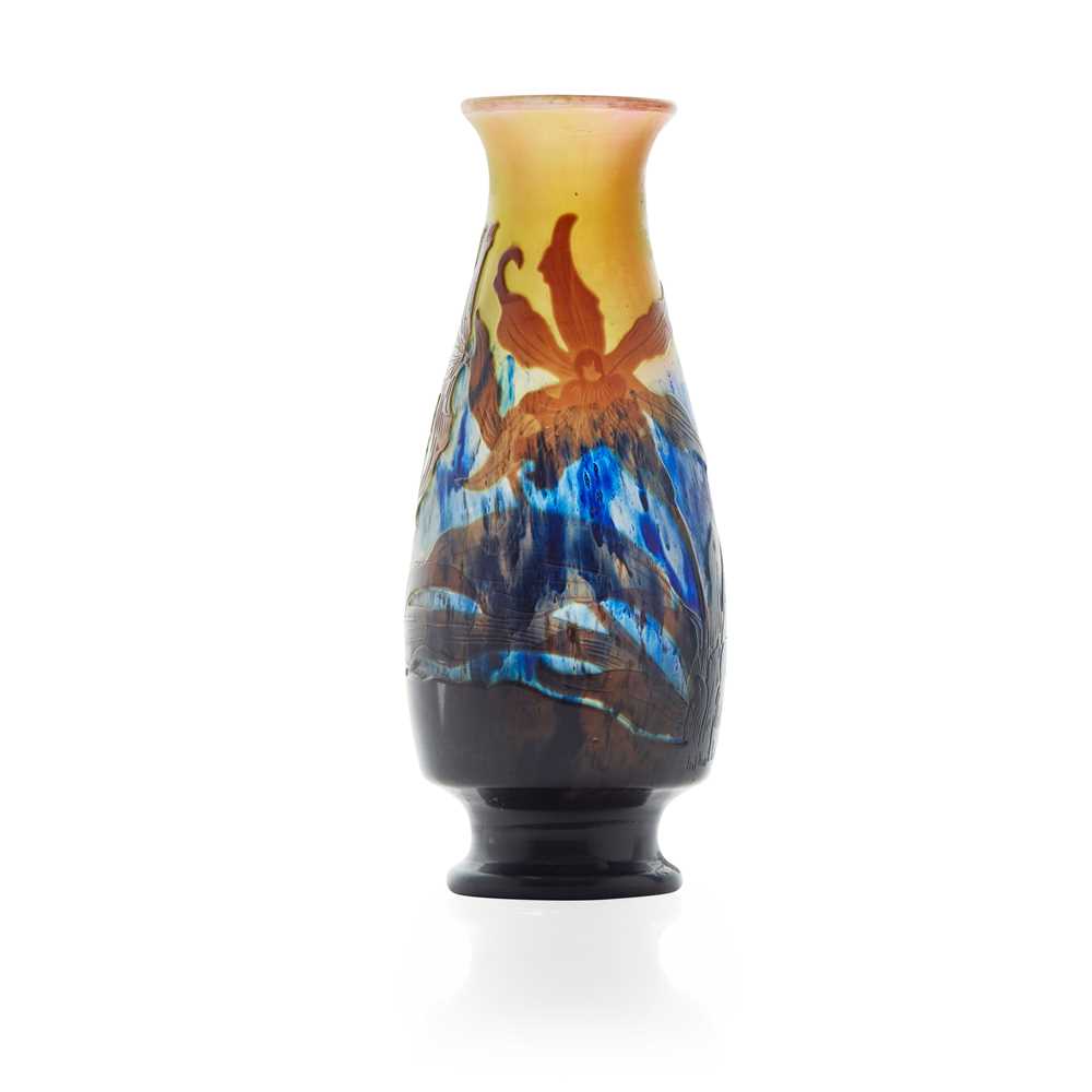 GALL CAMEO VASE CIRCA 1910 glass  2cb3ba