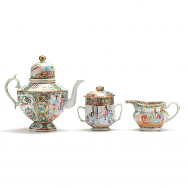 A MATCHED TEA SERVICE IN CHINESE 2c9221