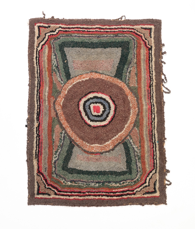 AMERICAN HOOKED RUG Late 19th early 2c9d31