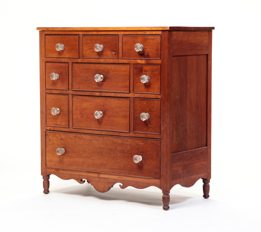 AMERICAN SHERATON CHEST OF DRAWERS.