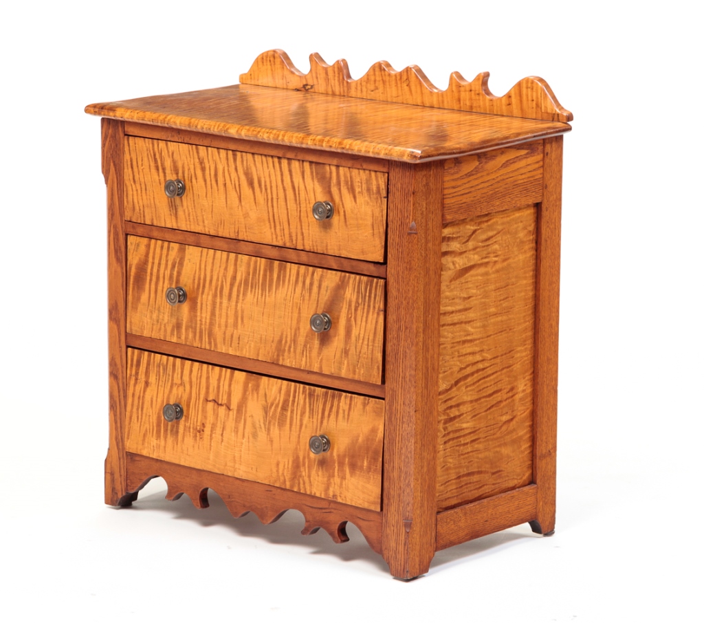 AMERICAN DIMINUTIVE CHEST OF DRAWERS  2c9d41