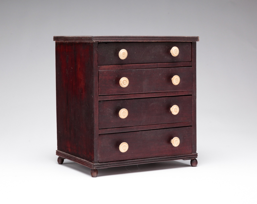 AMERICAN MINIATURE CHEST Early 2c9d97