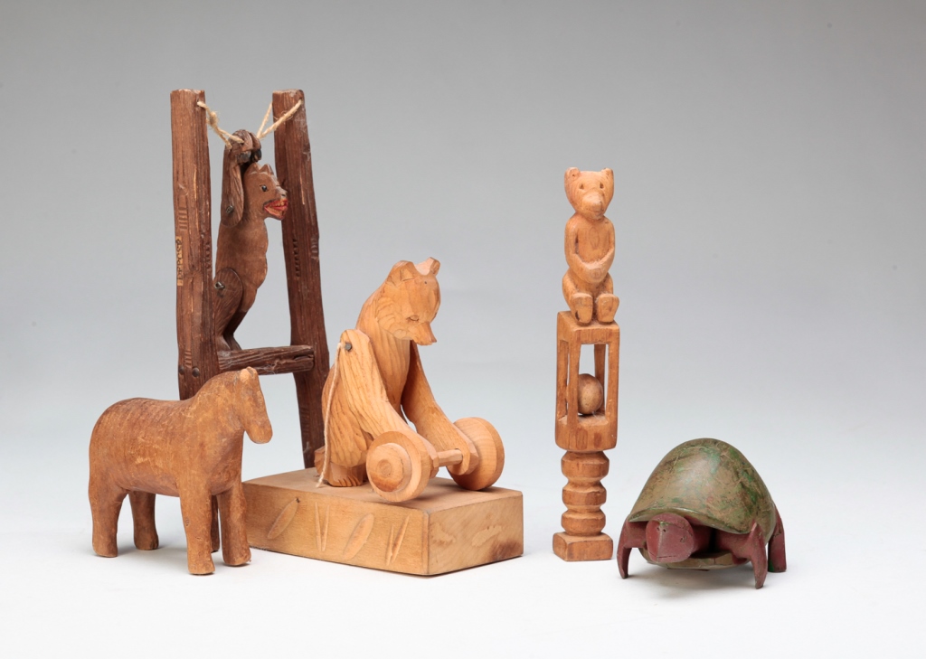 FIVE FOLK ART ANIMALS CARVINGS AND TOYS.