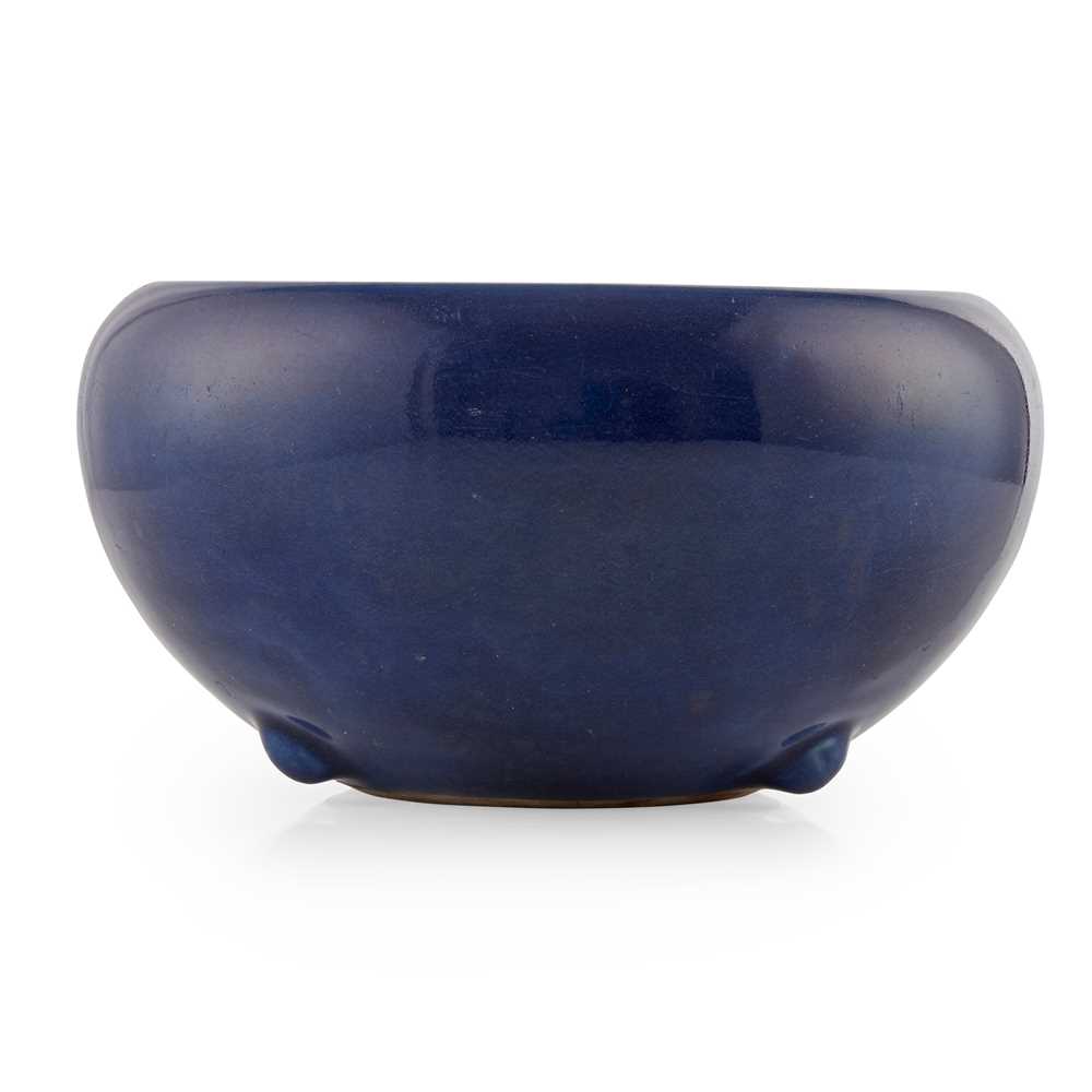 BLUE GLAZED TRIPOD CENSER QING 2cc58f