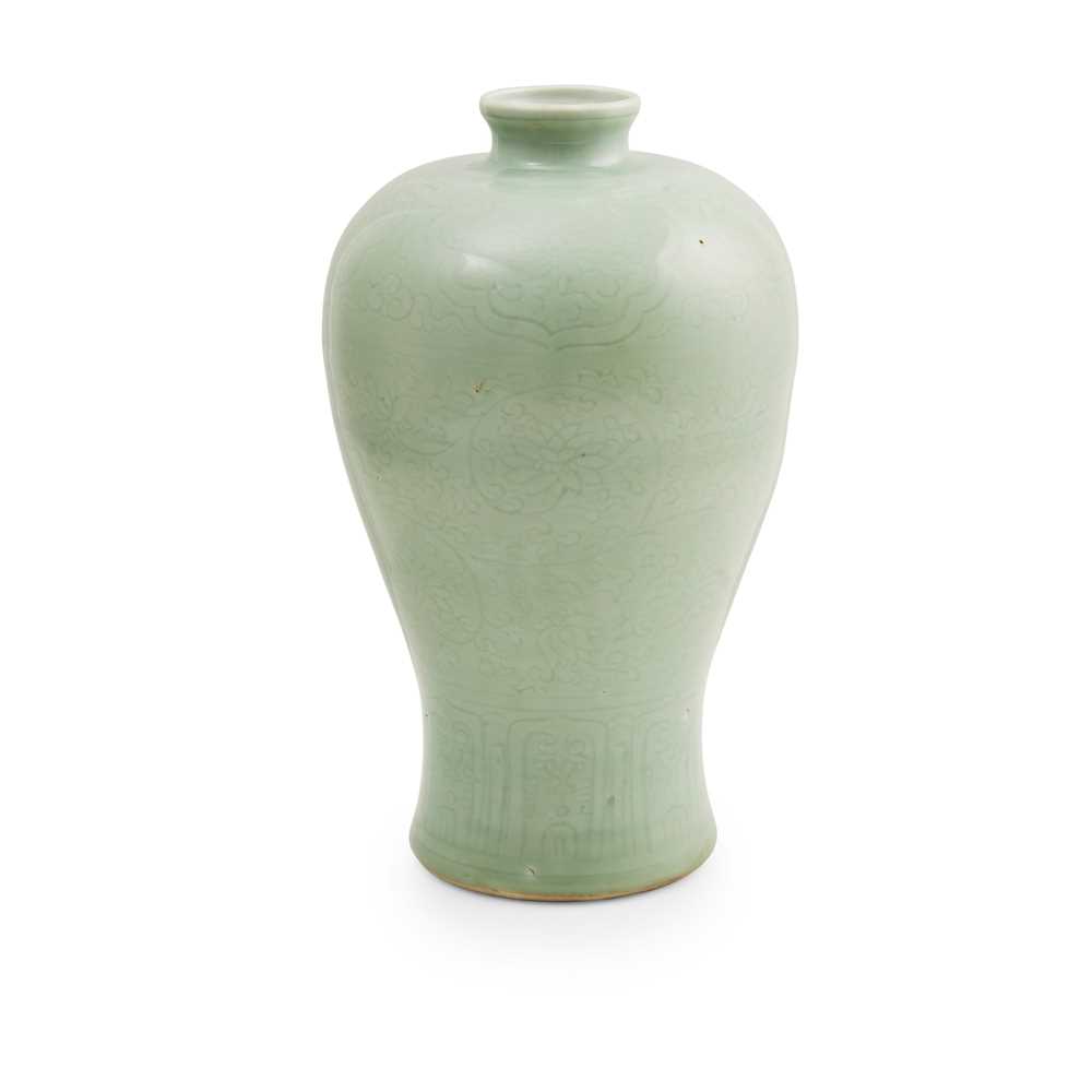 CELADON GLAZED MEIPING VASE QING 2cc5a0