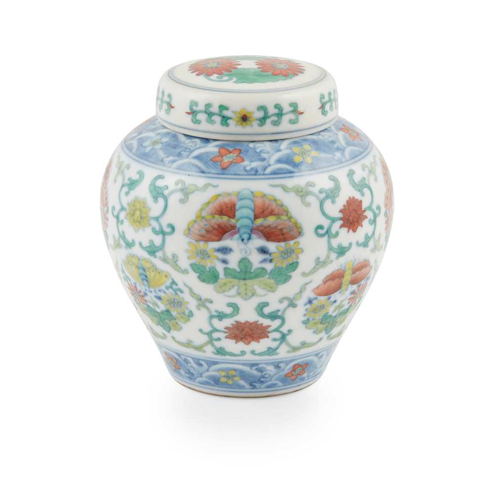 DOUCAI BUTTERFLY AND FLOWER LIDDED 2cc5a6