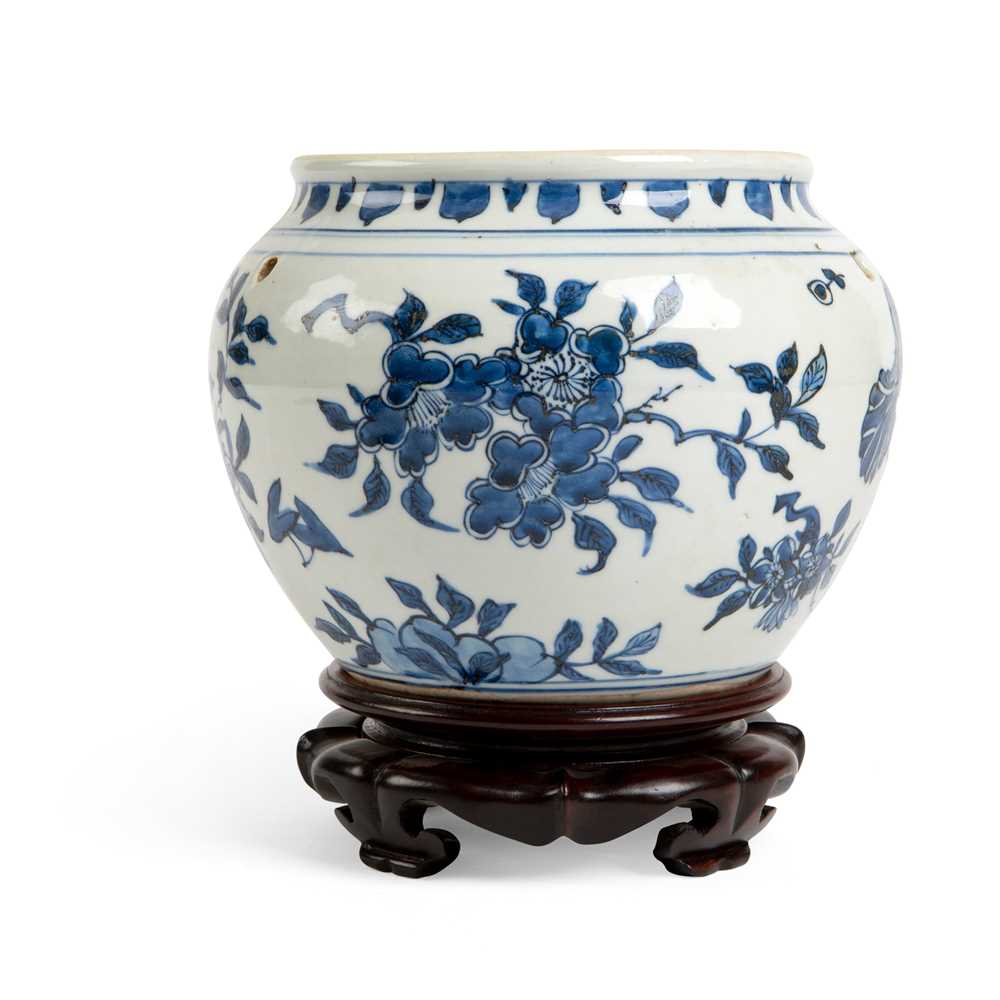 BLUE AND WHITE PORRIDGE JAR
QING