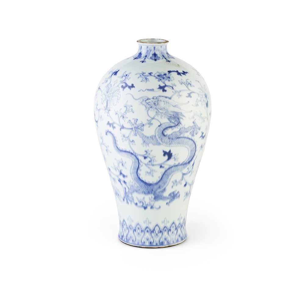 BLUE AND WHITE MEIPING VASE QIANLONG 2cc5cc