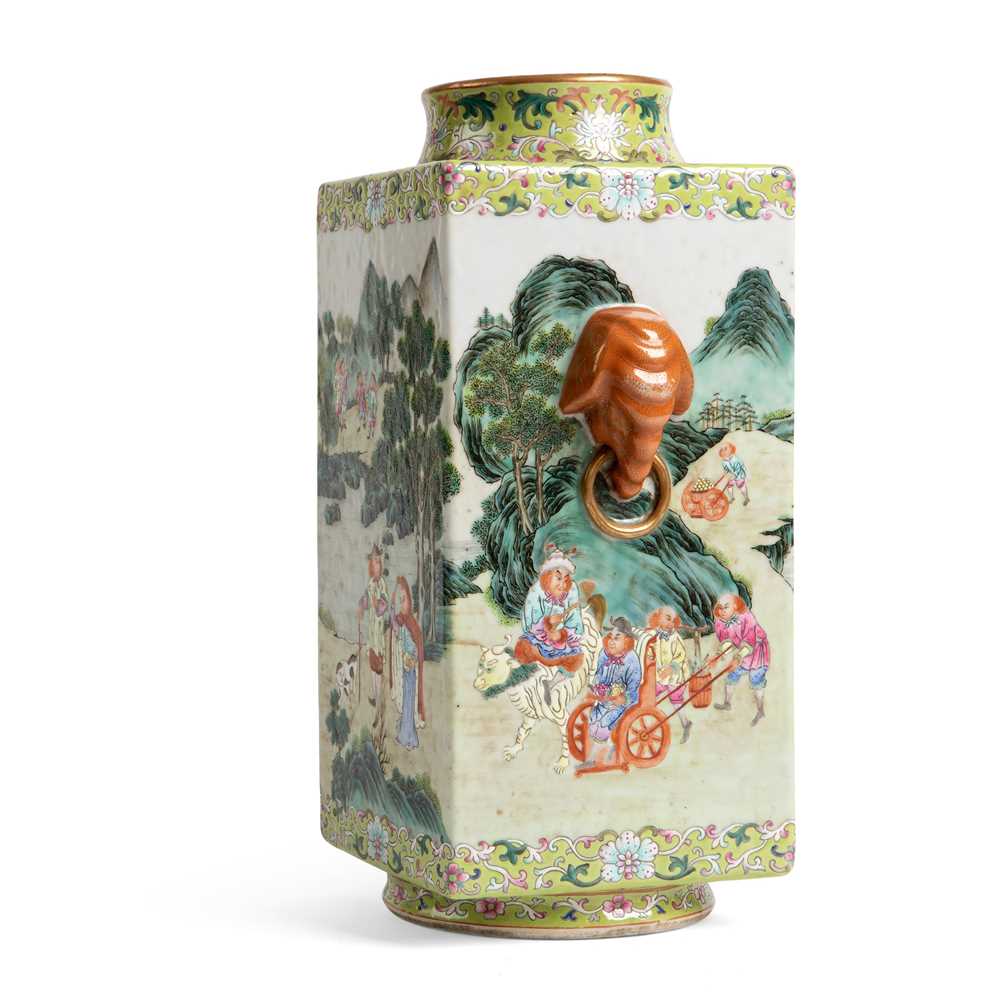 FAMILLE ROSE 'CONG' VASE
QIANLONG