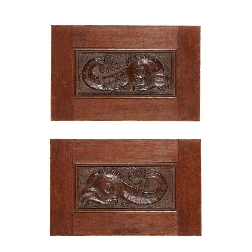 PAIR OF CARVED OAK PANELS OF DOLPHINS MID 2cc8b1