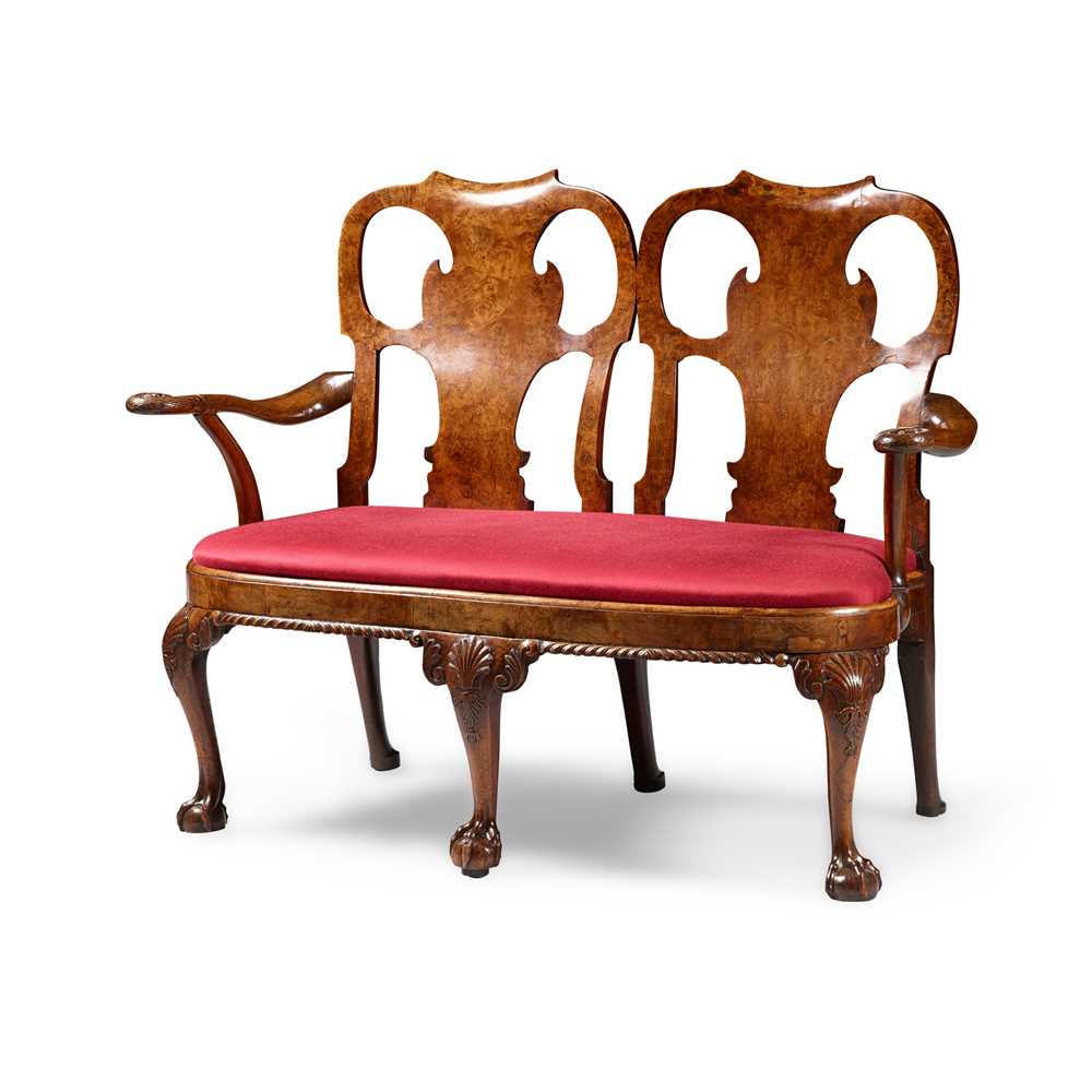  IRISH GEORGE II STYLE WALNUT 2cc8c2