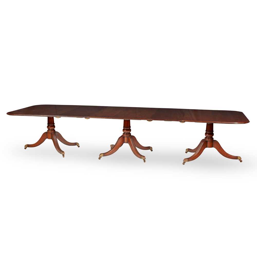 GEORGIAN STYLE MAHOGANY THREE PILLAR