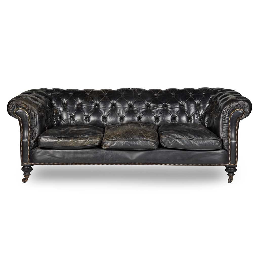 VICTORIAN LEATHER UPHOLSTERED CHESTERFIELD