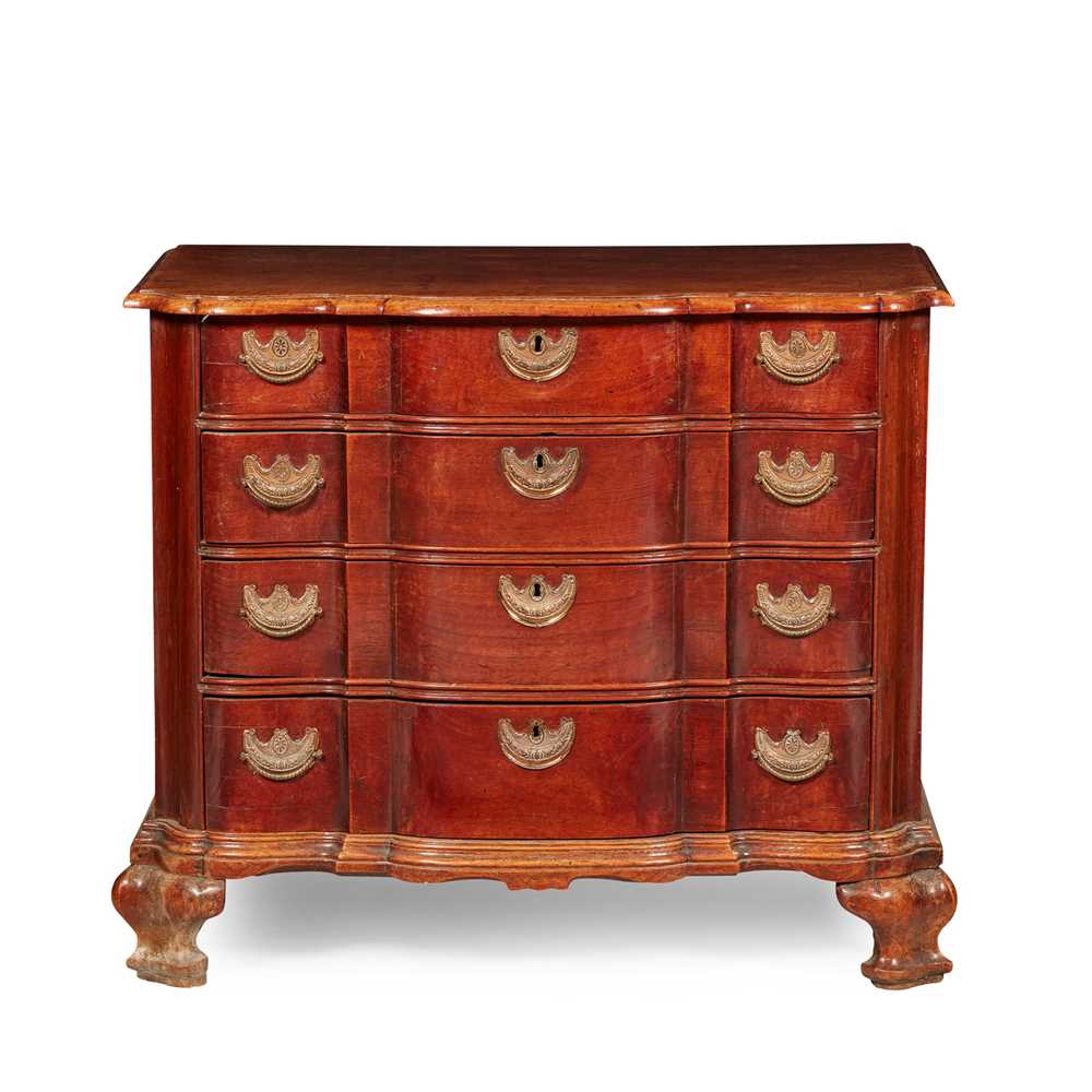 DUTCH WALNUT CHEST OF DRAWERS
18TH