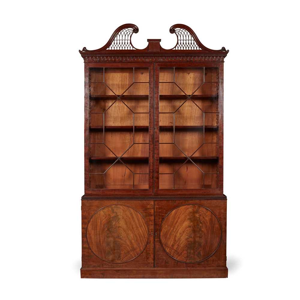 SCOTTISH GEORGE III MAHOGANY BOOKCASE 2cccba