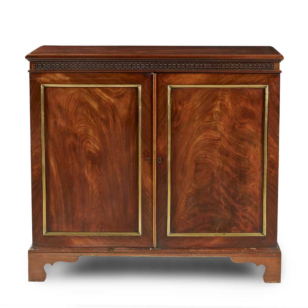 GEORGE III LOW PRESS CUPBOARD  2cccce