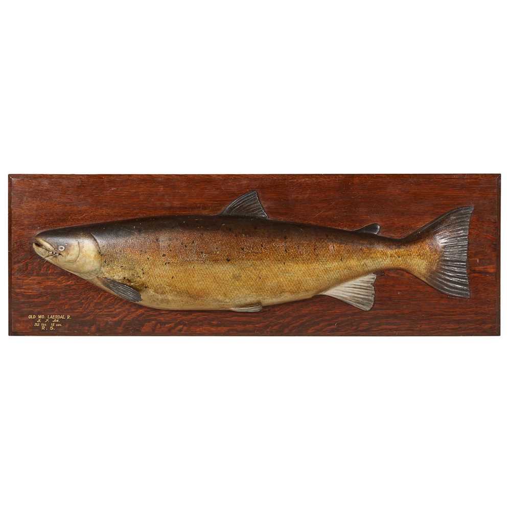 LARGE POLYCHROME PAINTED WOOD SALMON 2ccd3b