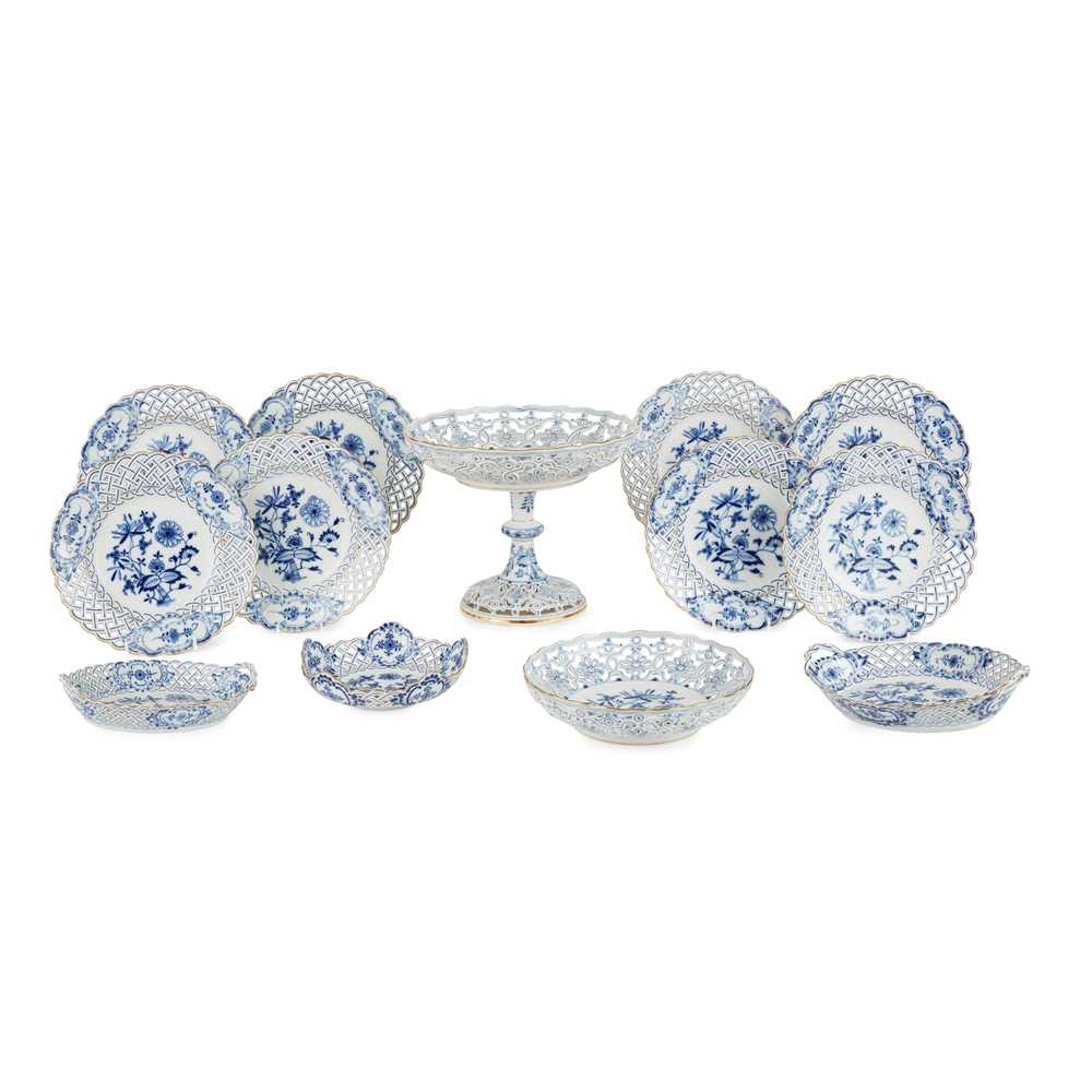 MEISSEN BLUE 'ONION PATTERN' RETICULATED