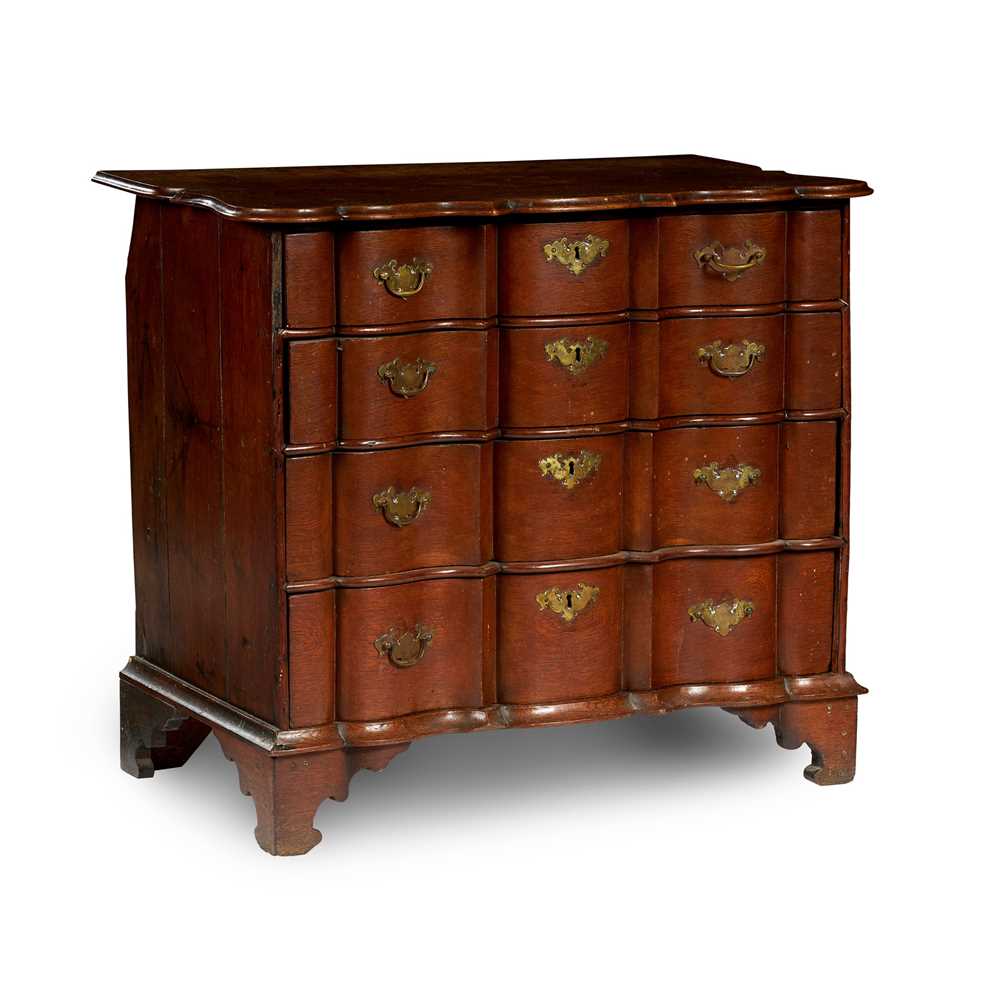 DUTCH OAK CHEST OF DRAWERS
18TH