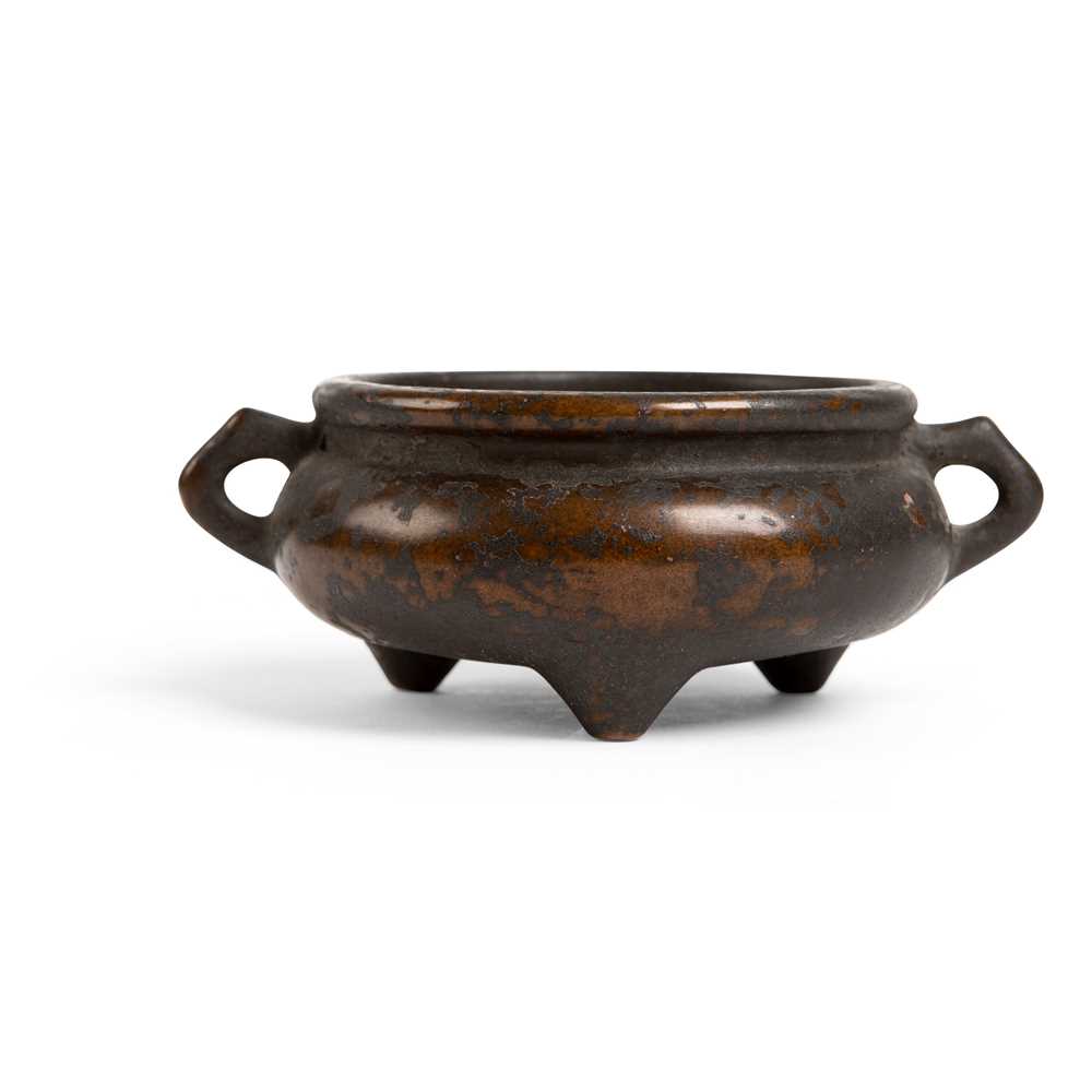 BRONZE TRIPOD CENSER QING DYNASTY  2cce11