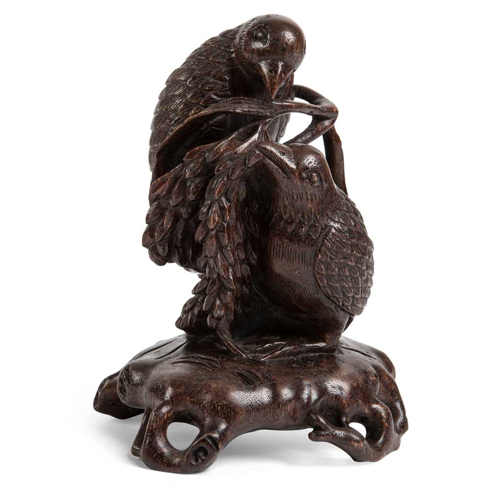 AGARWOOD CARVING OF TWO BIRDS  2cce31