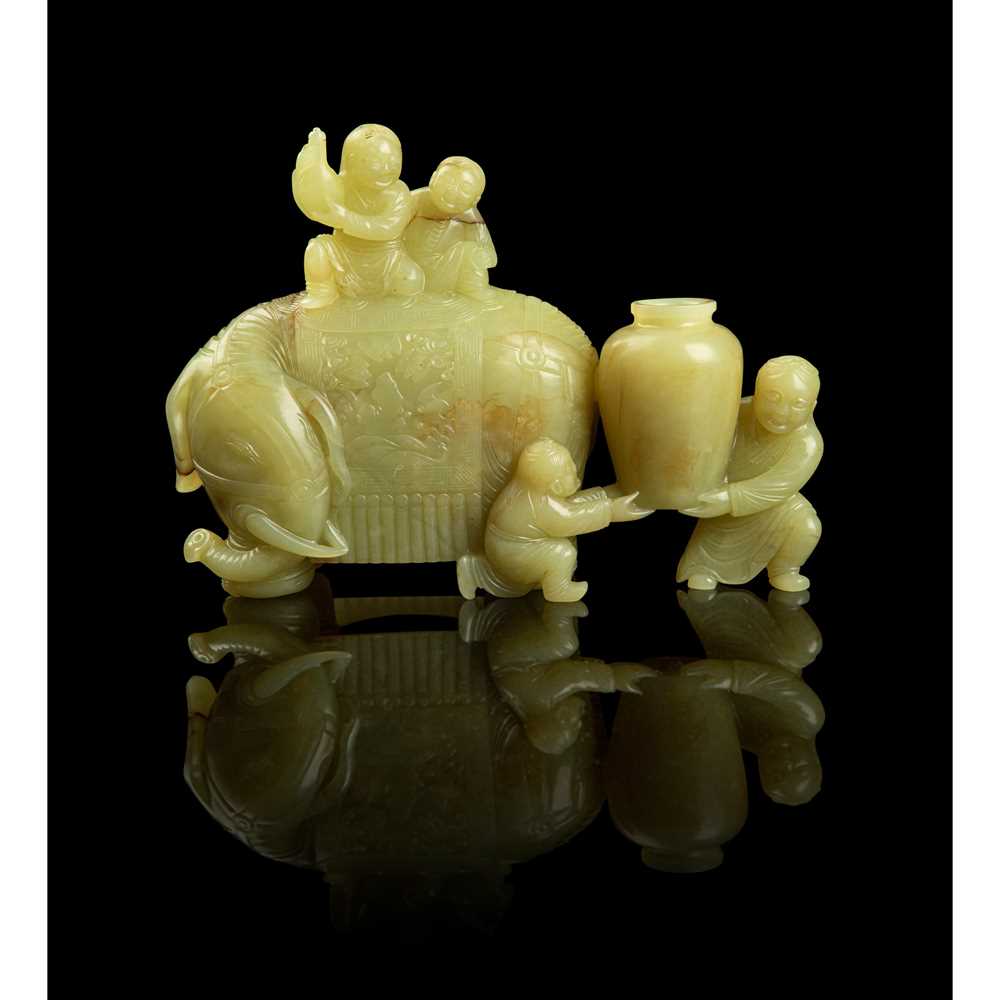 YELLOWISH CELADON JADE CARVING 2cce54