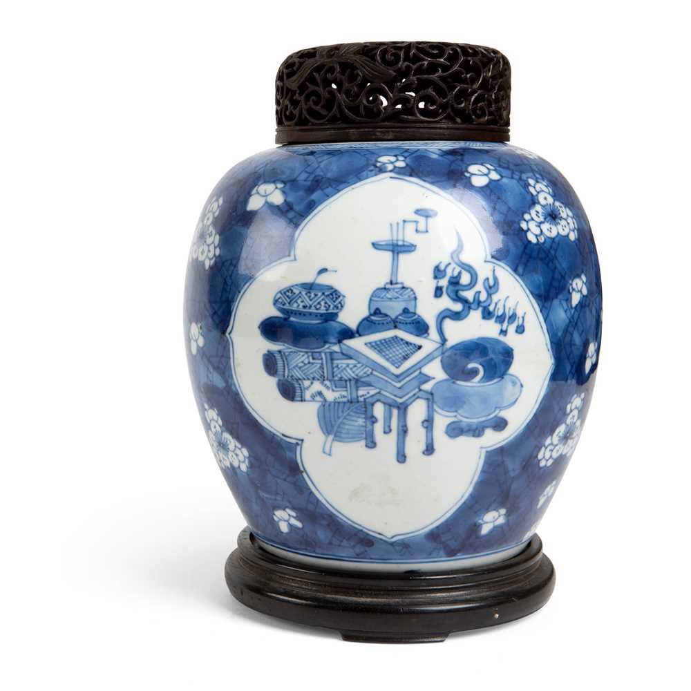 BLUE AND WHITE GINGER ANTIQUITY  2cce92