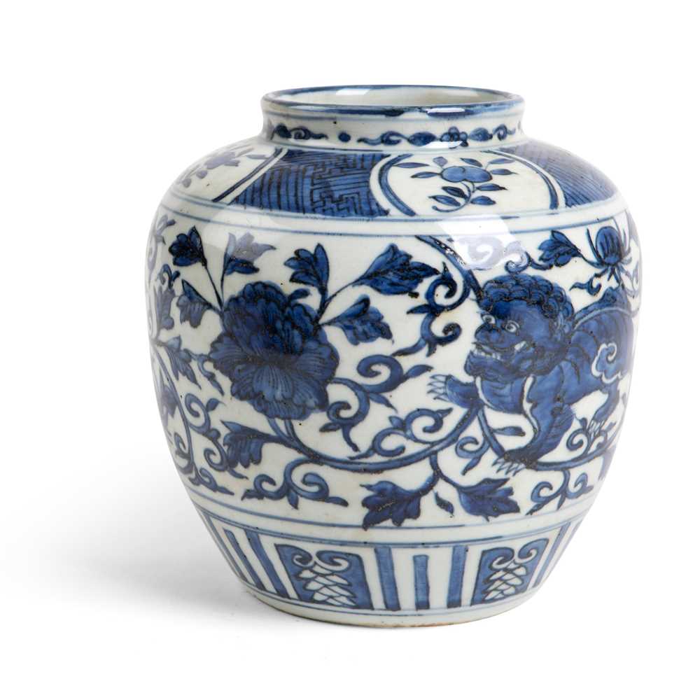 BLUE AND WHITE BUDDHIST LION  2cce97