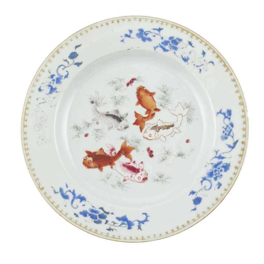 FAMILLE ROSE GOLDFISH PLATE QING 2ccebc