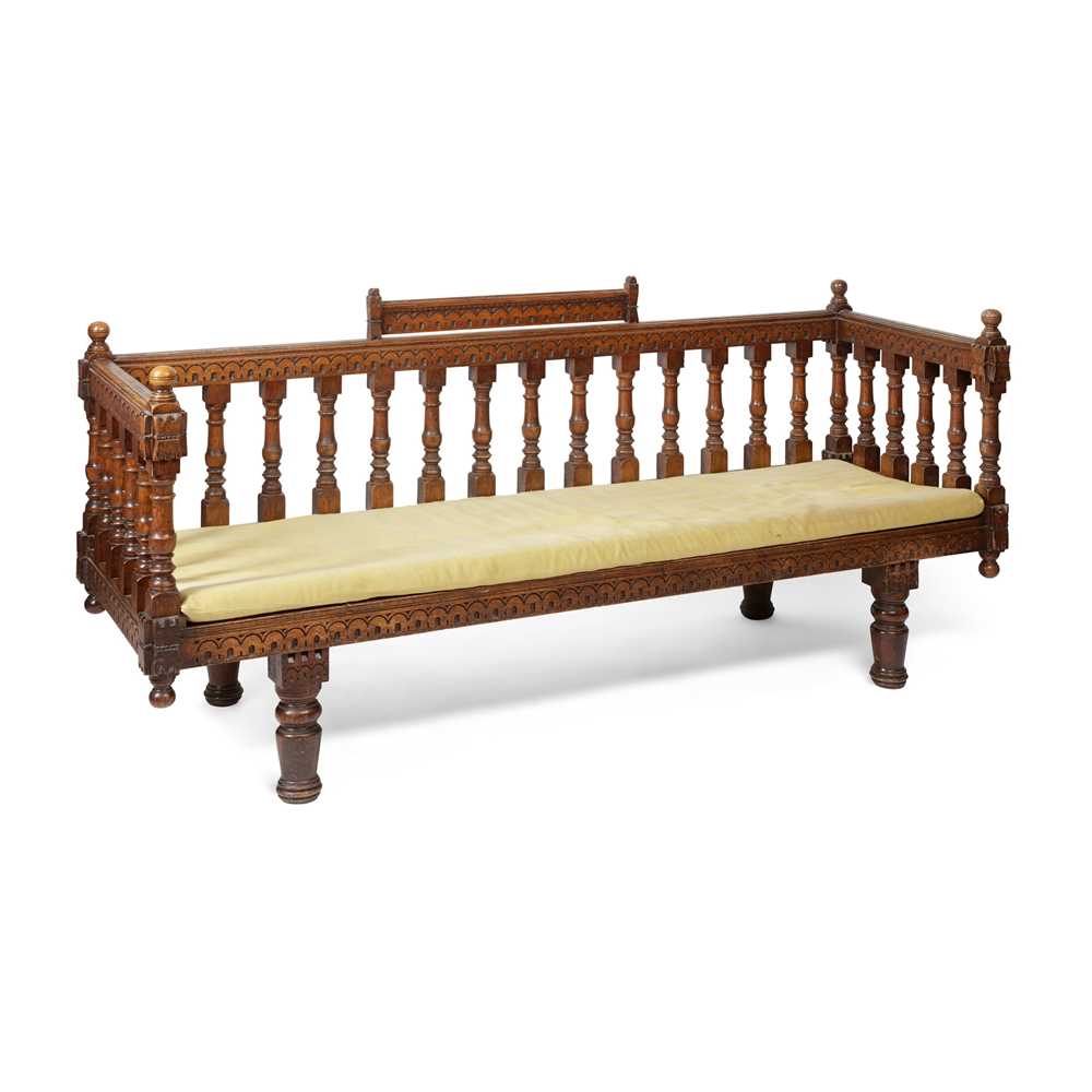 ENGLISH GOTHIC REVIVAL DAYBED  2ccf52