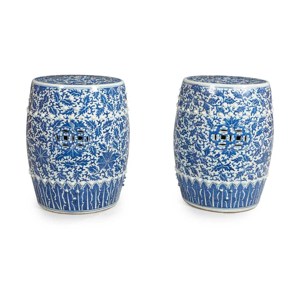 A PAIR OF CHINESE BLUE AND WHITE 2cd108