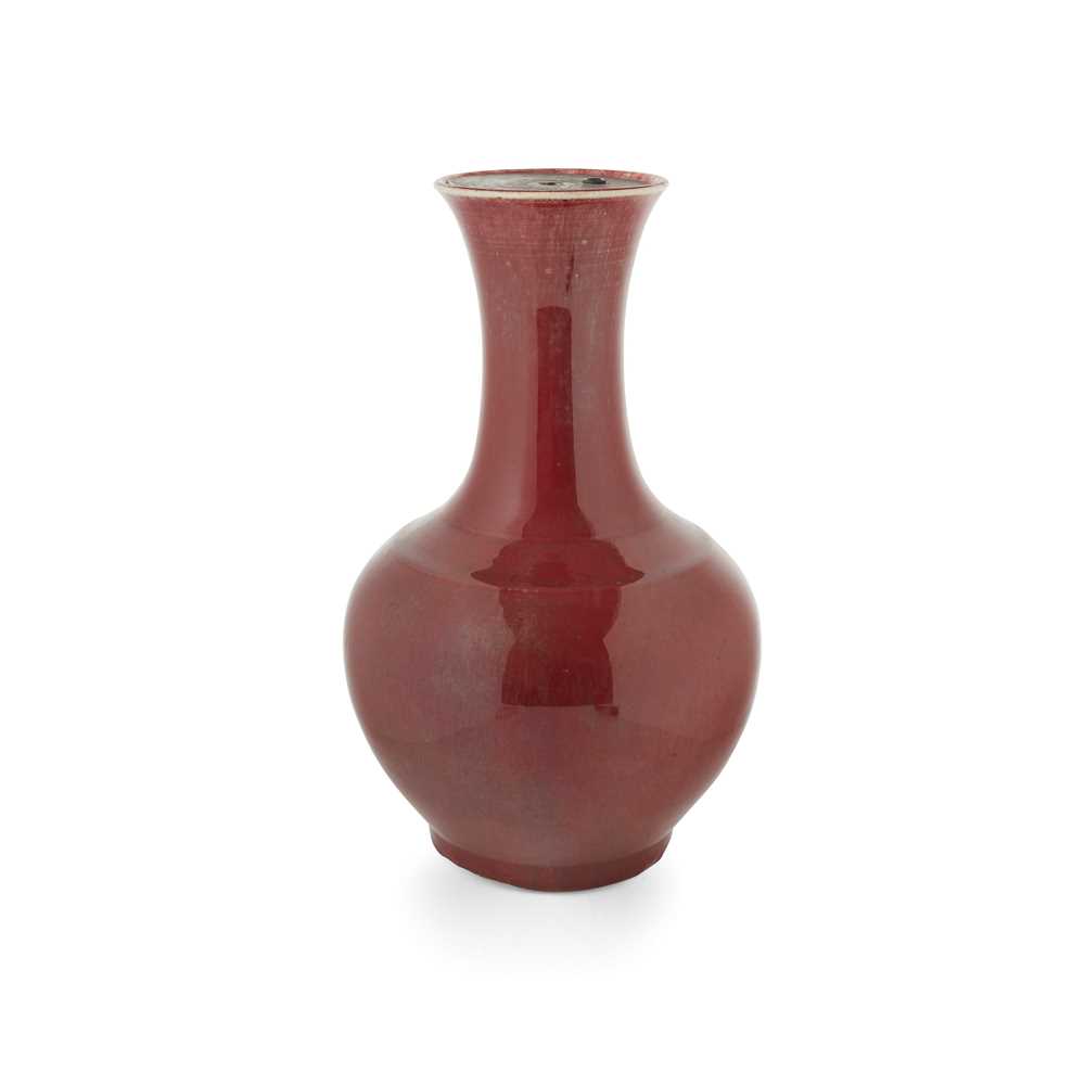 RED GLAZED BALUSTER VASE LATE QING 2cd2d6