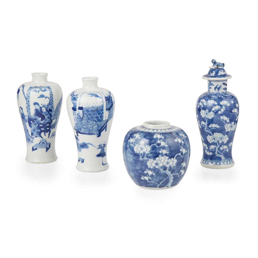 GROUP OF FOUR BLUE AND WHITE WARES
QING