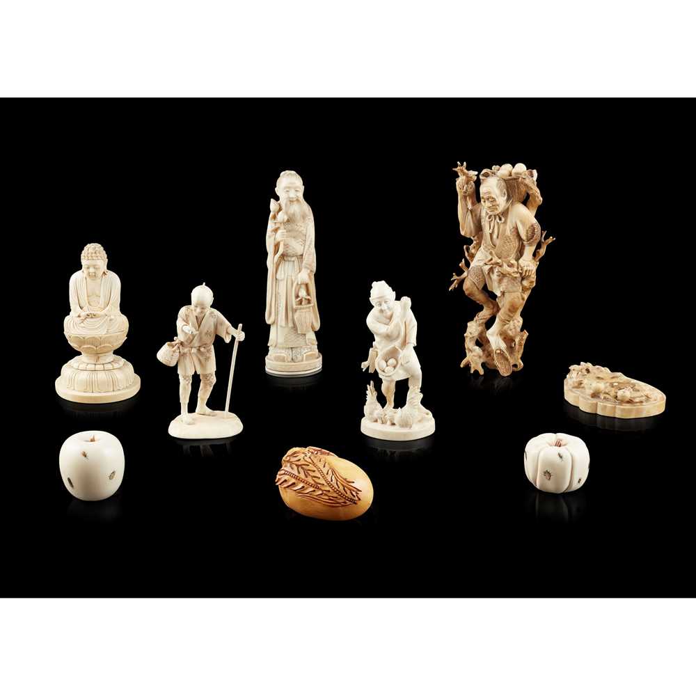 Y GROUP OF EIGHT JAPANESE IVORY