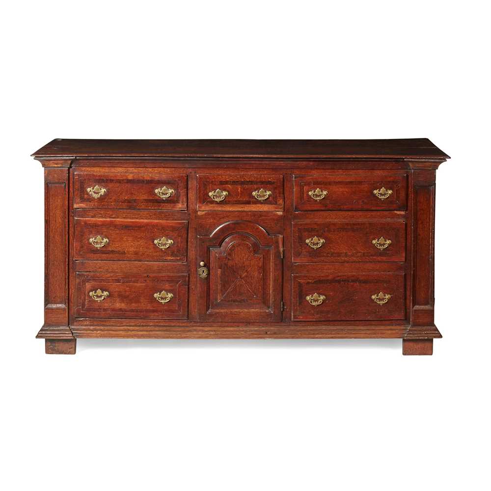 GEORGIAN OAK AND WALNUT DRESSER 2cd403