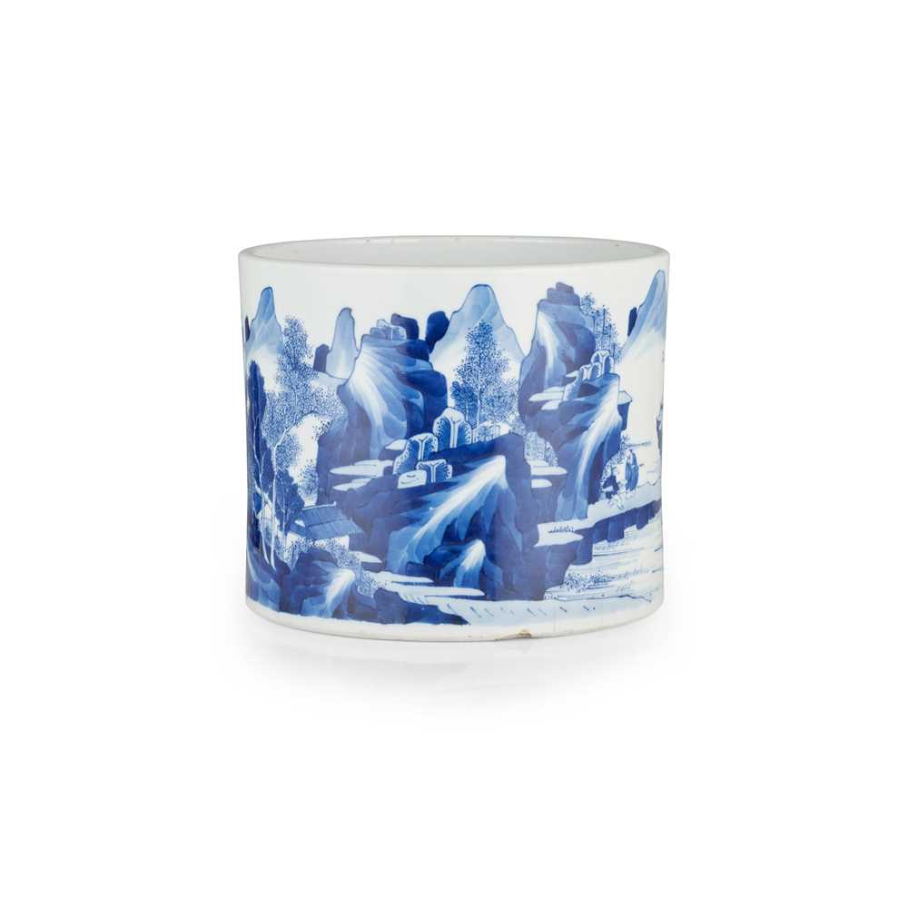 BLUE AND WHITE BRUSH POT sturdily 2cb5ca