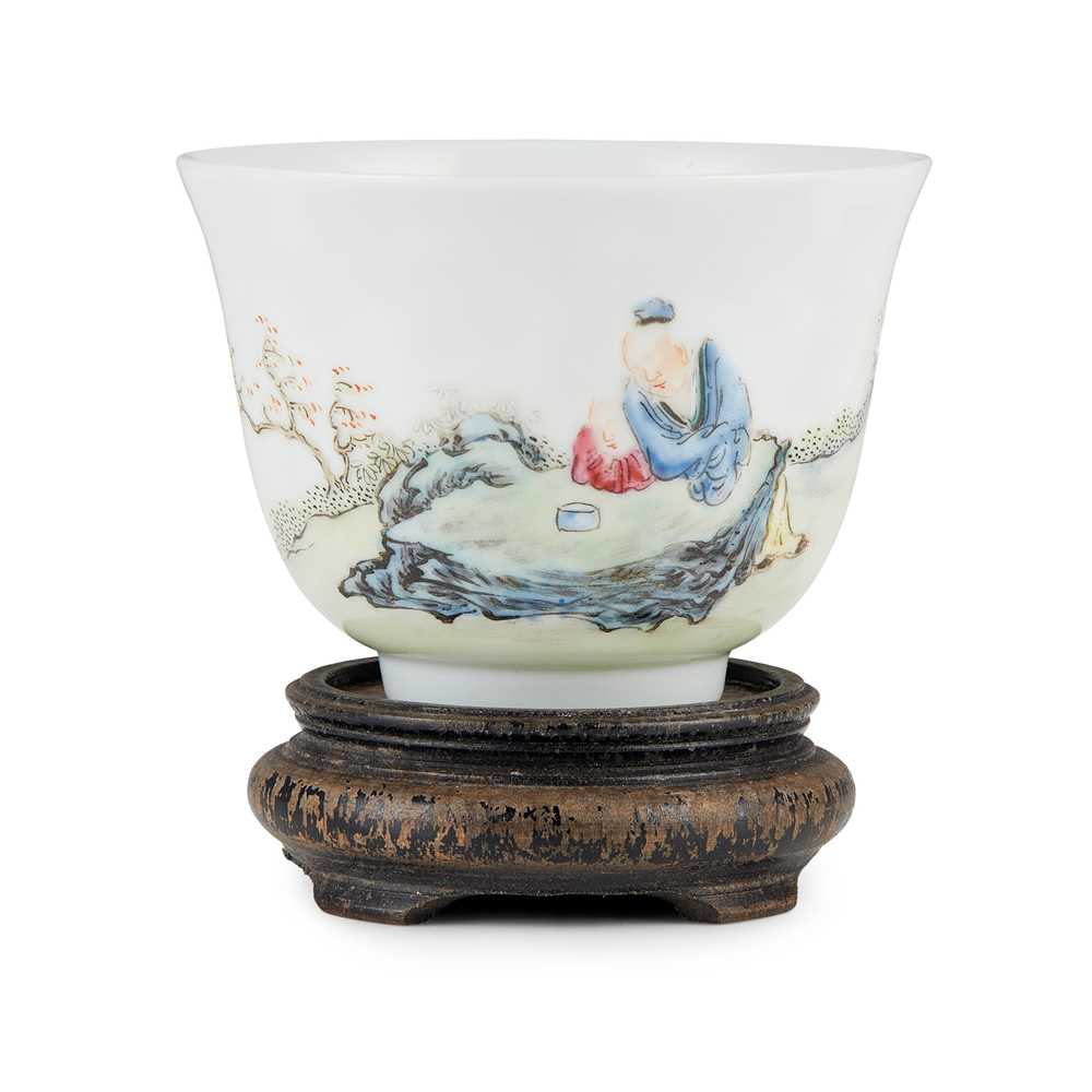 FAMILLE ROSE 'FIGURAL' WINE CUP
YONGZHENG