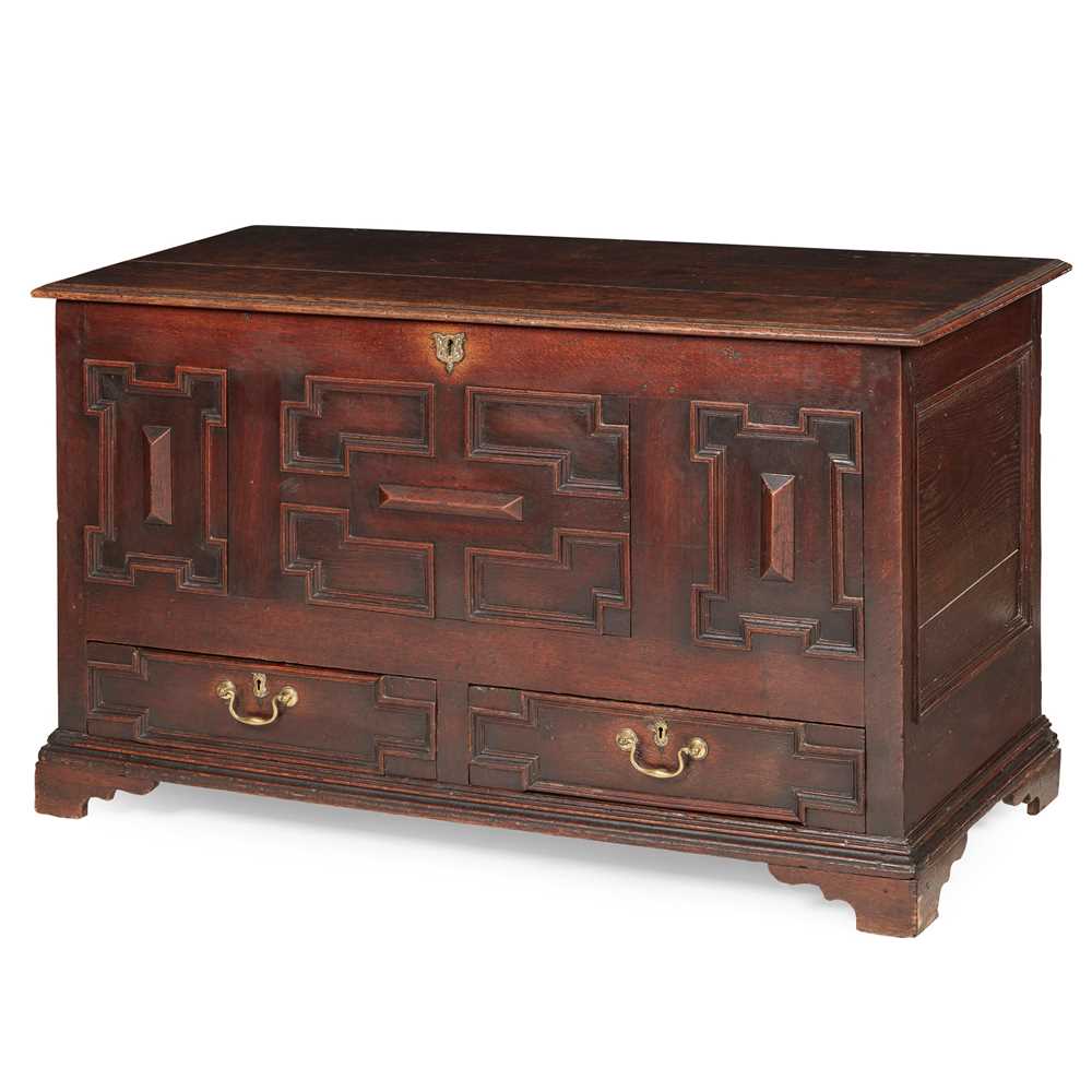 GEORGIAN OAK MULE CHEST
18TH CENTURY