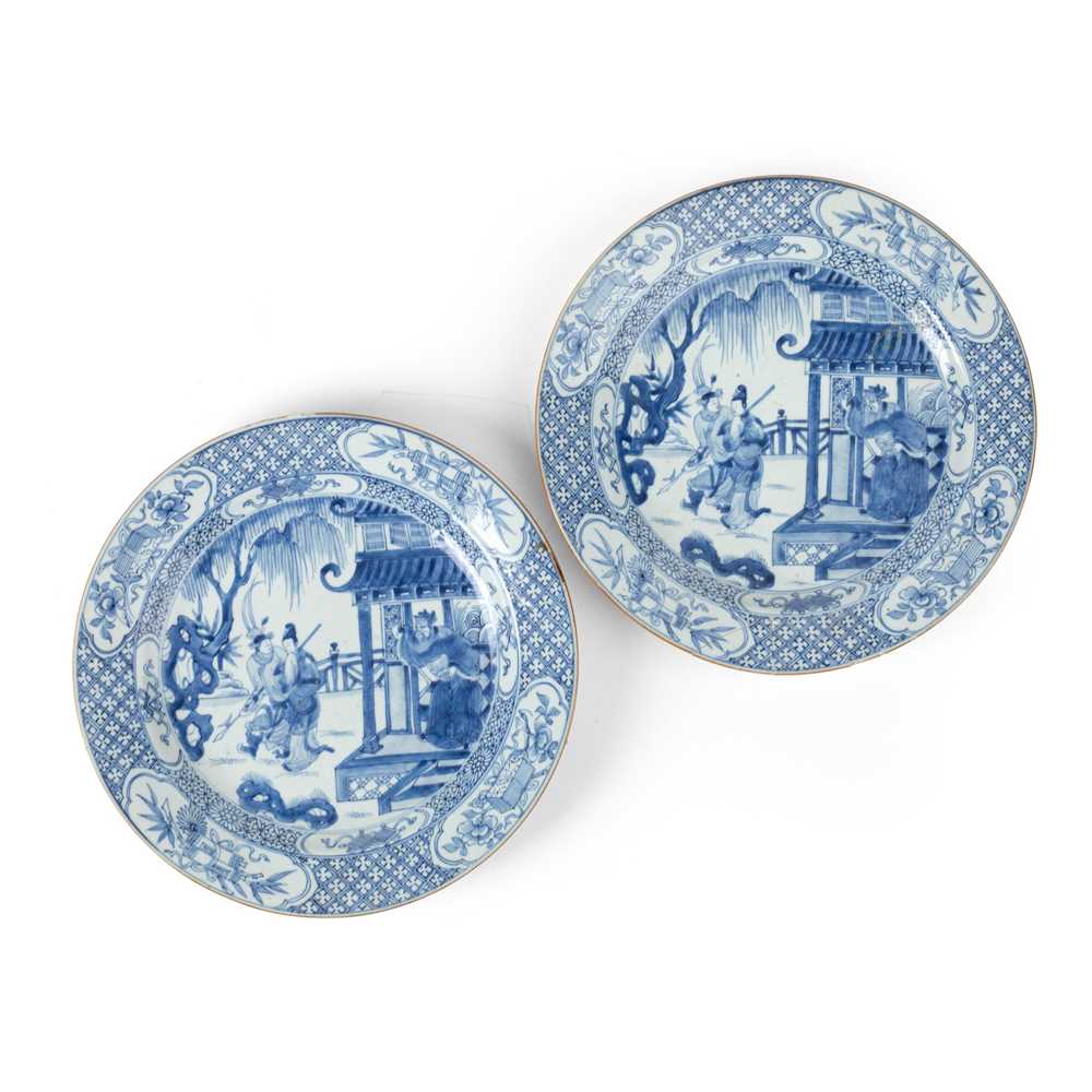 LARGE PAIR OF BLUE AND WHITE PLATES
QING