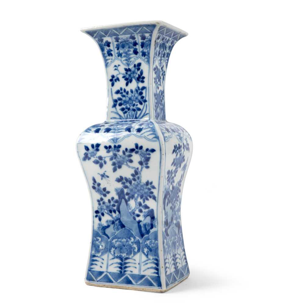 BLUE AND WHITE RECTANGULAR VASE QING 2cbe98