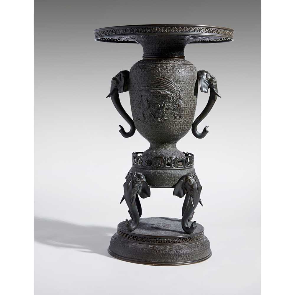 LARGE BRONZE USUBATA VASE EDO PERIOD 2cbedd