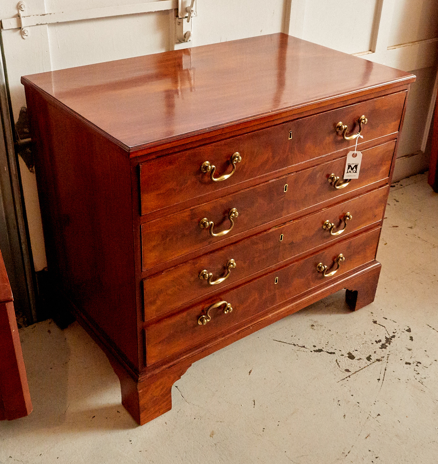 ANTIQUE GEORGE III STYLE MAHOGANY CHEST