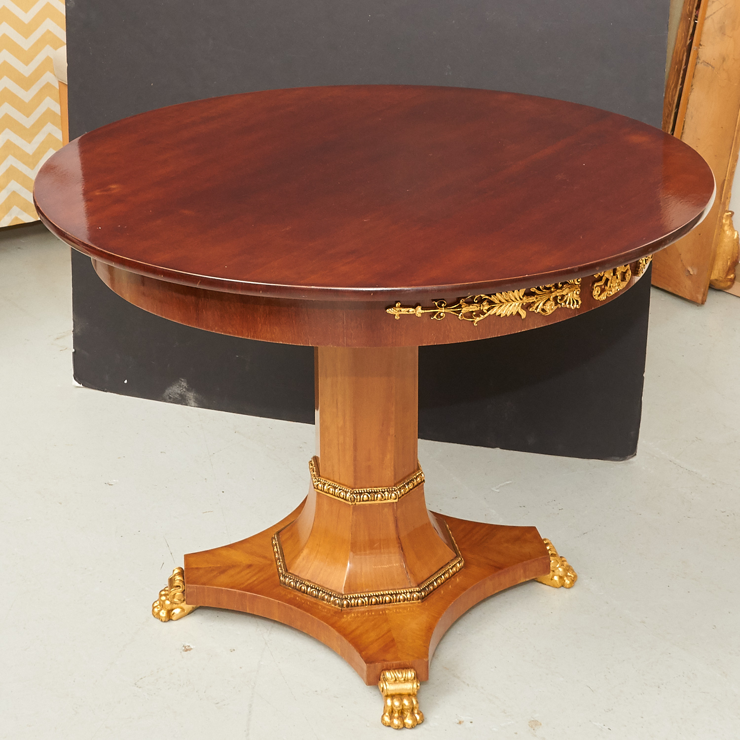 FRENCH EMPIRE STYLE PEDESTAL CENTER 2cec66