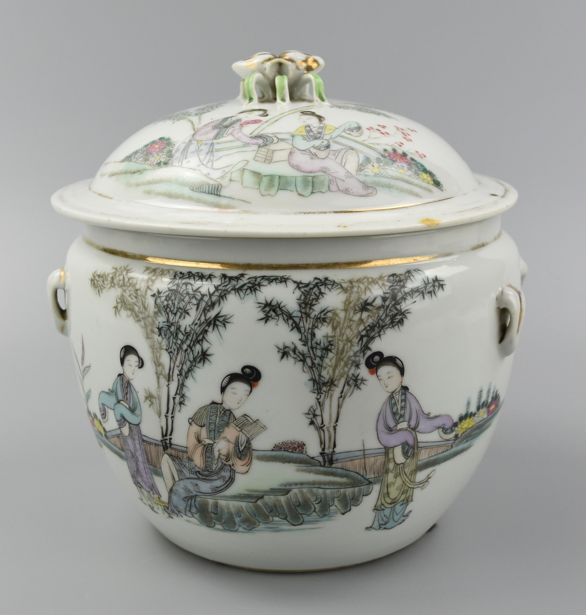 A FAMILLE ROSE JAR COVER W WOMEN  2cecc7