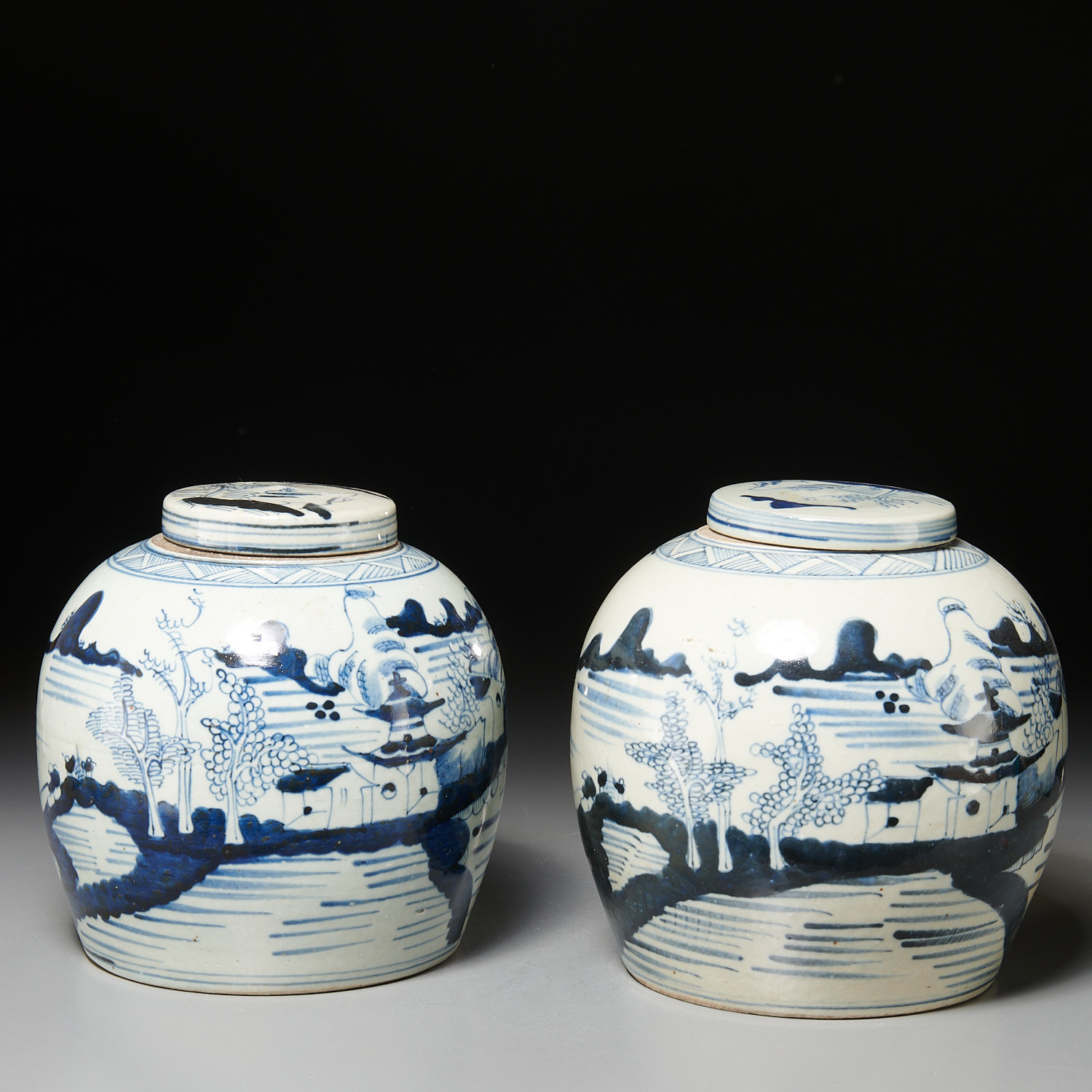 PAIR CHINESE CANTON PORCELAIN GINGER 2ceccc