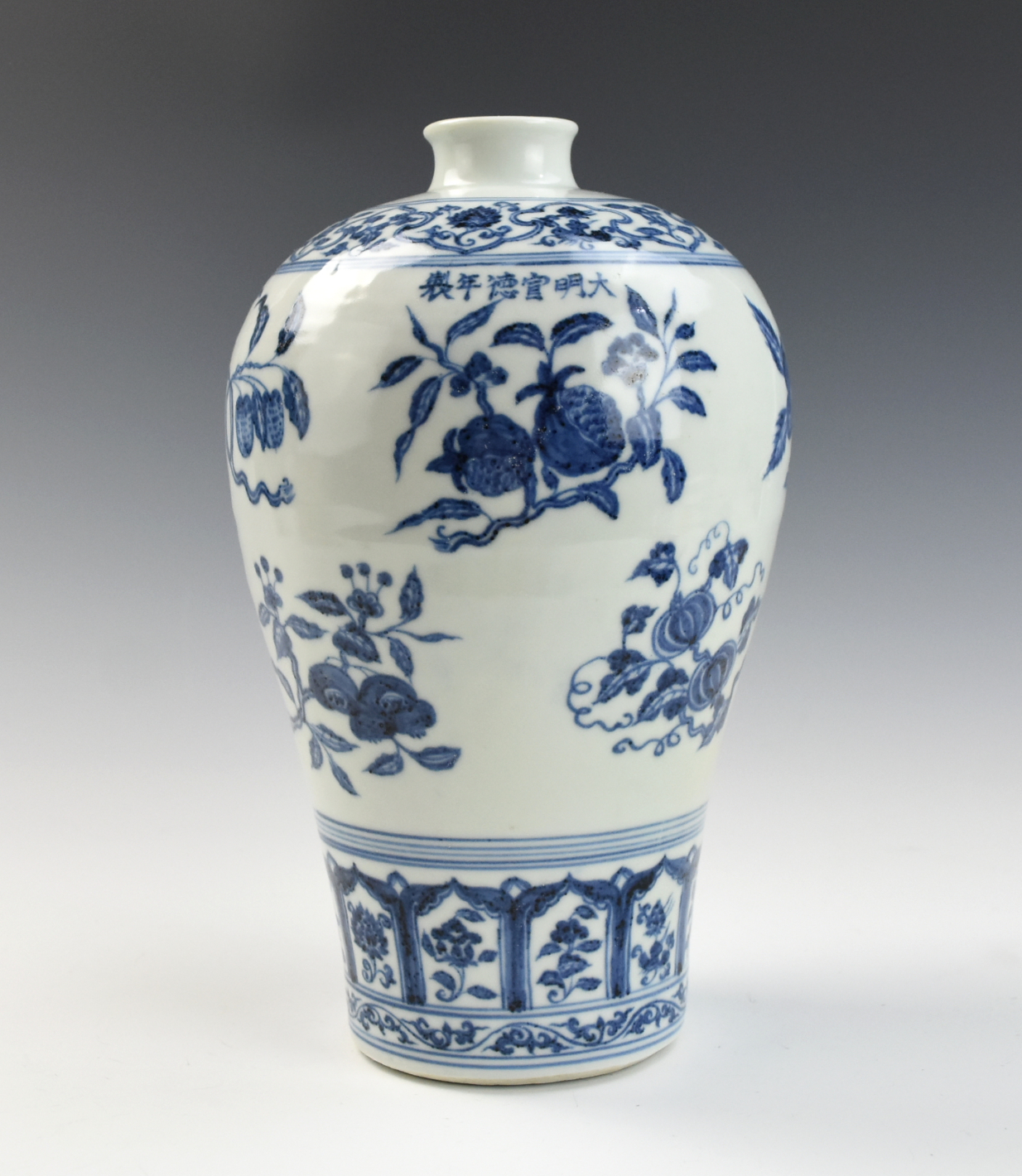 CHINESE BLUE WHITE MEIPING W  2cece5