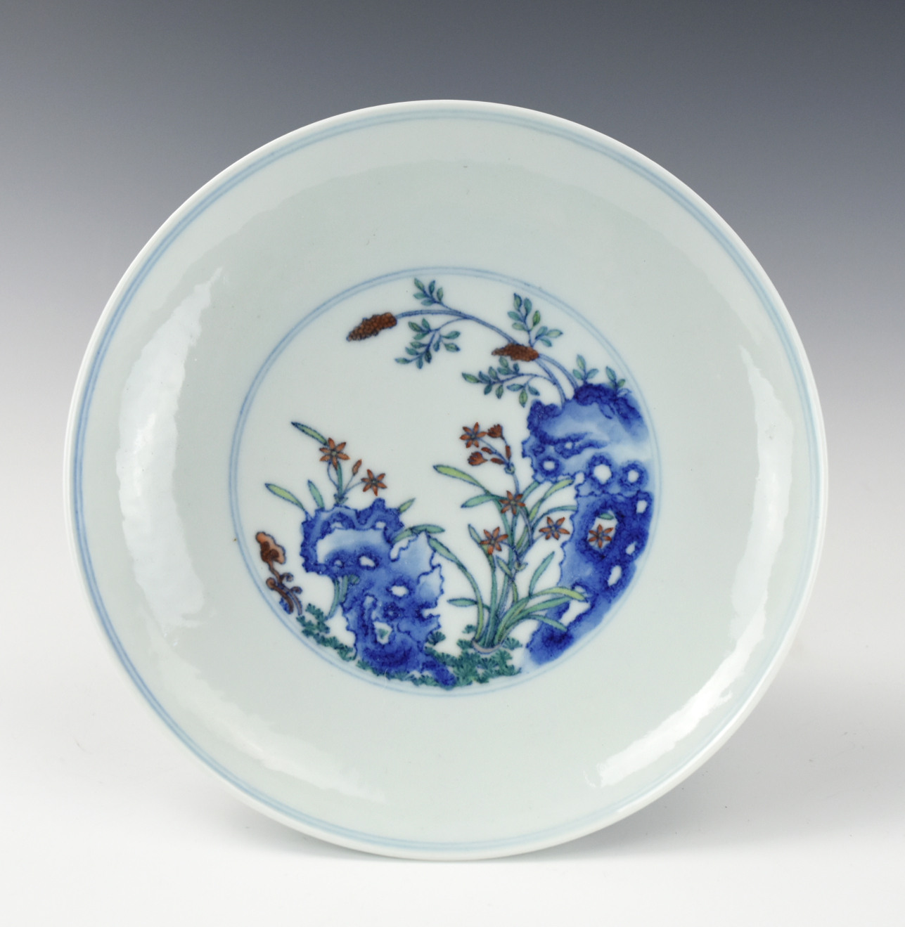 CHINESE "FLOWER" DOUCAI PLATE W/